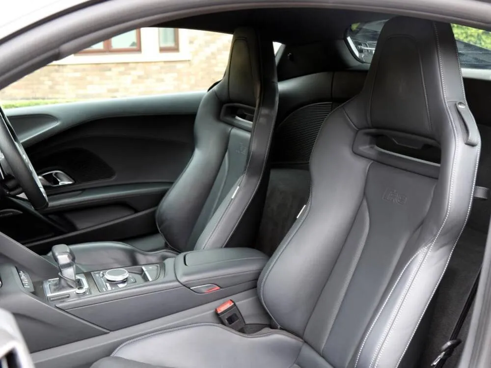 Audi R8 V10 Plus 2