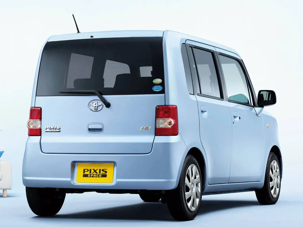 Toyota Pixis Space L 2