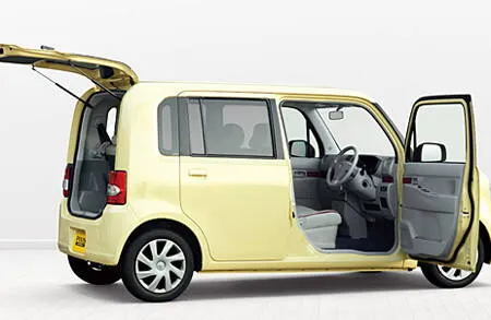 Toyota Pixis Space L 6