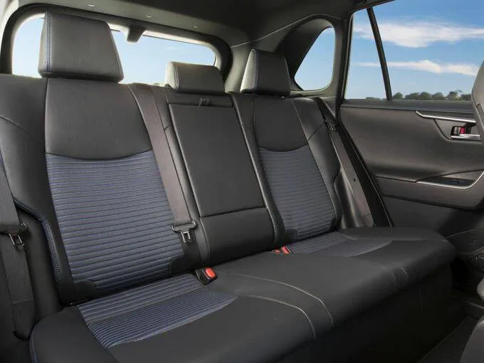 Toyota Rav4 AWD Hybrid 2